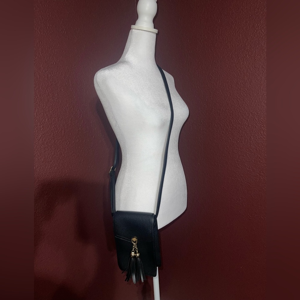 Black crossbody bag